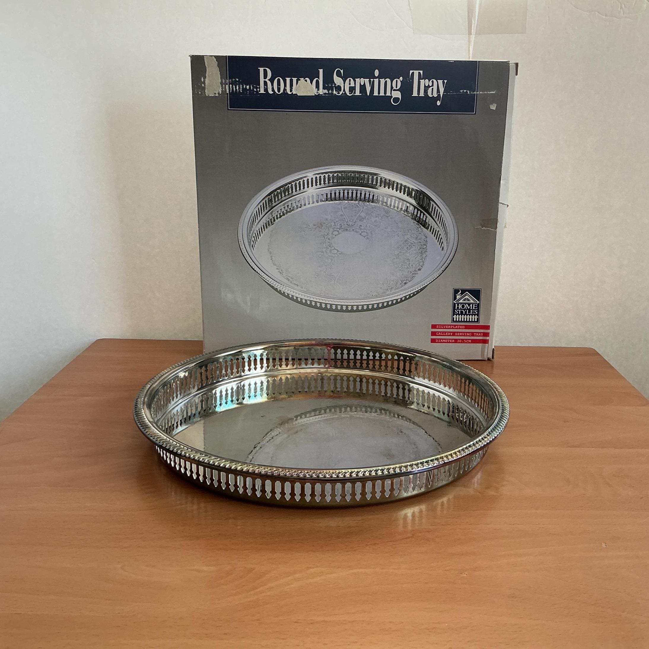 ヴィンテージラウンドシルバーメッキサービングトレイ 12.5インチ