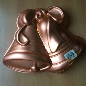 Vintage Copper Tone Aluminum Wedding Bells Jelly Cake Mold