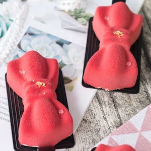 Bow Tie Silicone Mold: 6-Cavity Mousse, Cake, Soap Making