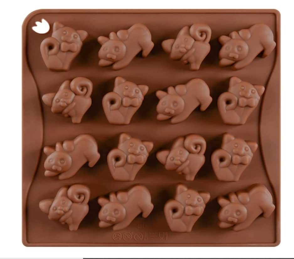 What On Earth Cat Ice Cube Tray - BPA-Free Silicone Kitty Shaped Mold for  Candy Making or Gelatin Setting - 9.5 in. x 7 in. - Bed Bath & Beyond -  14986743