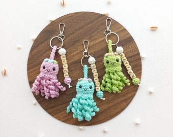 Crochet Jellyfish Keychain, Jellyfish Personalized Gift, Amigurumi Octopus Keychain, Christmas Gift,  Crochet Octopus Keychain,