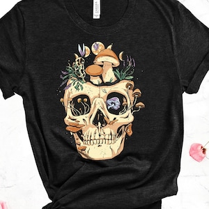 Skull & Mushroom Graphic T-Shirt: Cottagecore Goblincore Clothing