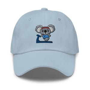 Niedlicher Koala, der auf dem Laufband läuft, Fitness-Studio Koala, Koala-Bär-Training handgemachte Baseball Dad Hat, gestickte Dad Cap - mehrere Farben