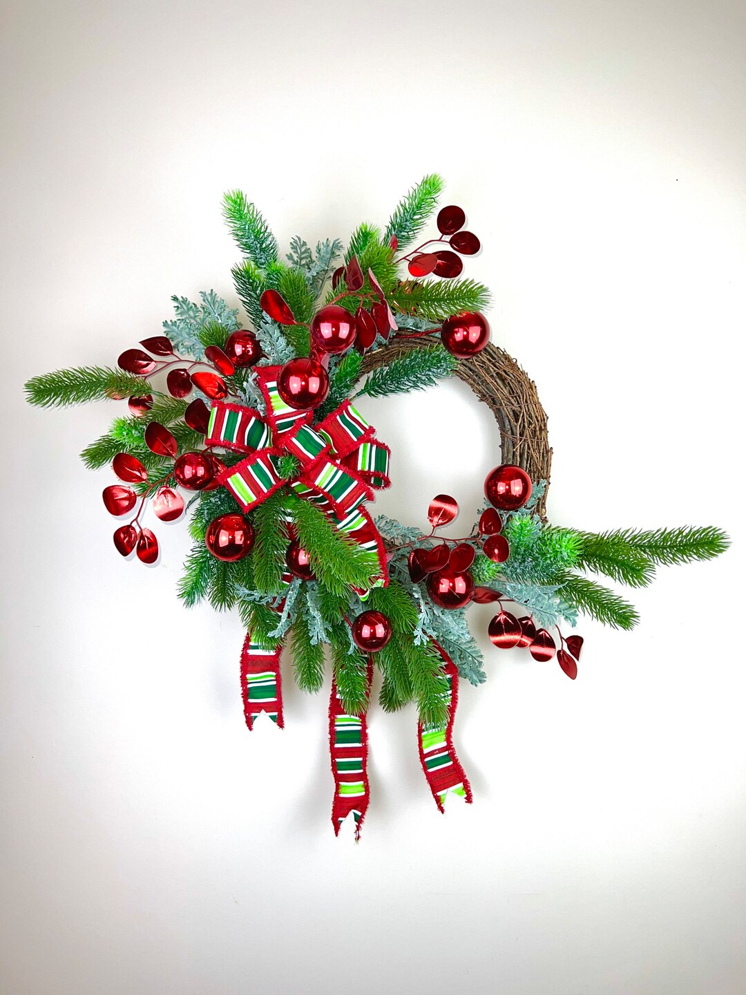 Christmas Traditional Red and Green Wreath With Iced Pine and Red ...