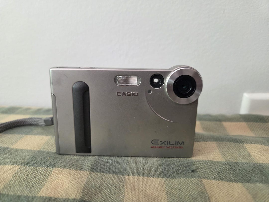CASIO カシオ EXILIM EX-S1ウェアラブルデジタルカメラ Casio Exilim EX S1 Wearable Card Camera Working Y2K Digital Camera