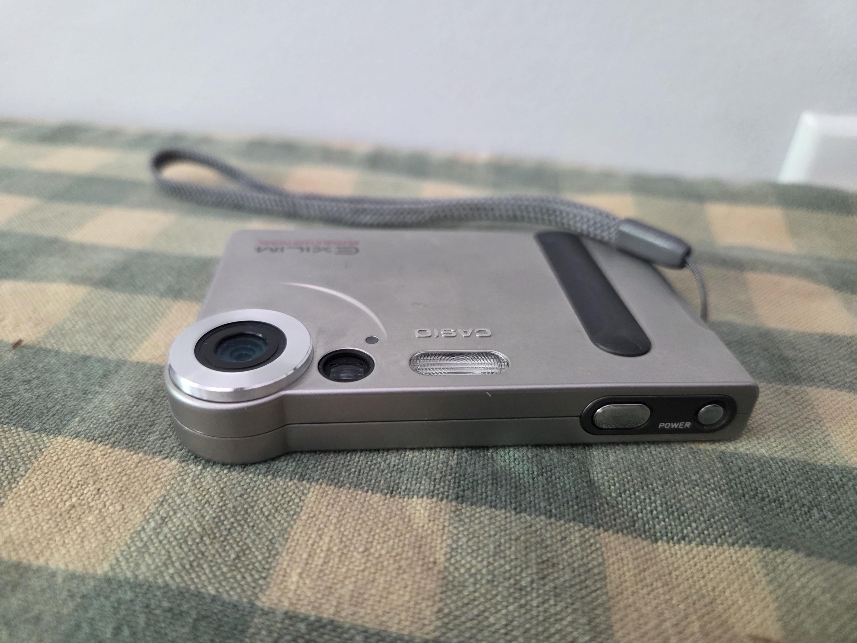 EXILIM CARD EX-S1PW CASIO デジカメ Casio Exilim EX S1 Wearable Card Camera Working Y2K Digital Camera