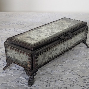 Antike Merkurglas-Schmuckschatulle - viktorianisches Schmuckschatulle aus abgeschrägtem Glas mit verziertem Metallrahmen und Füßen - Vanity Décor