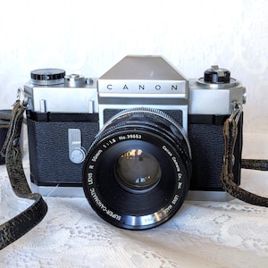 Appareil photo reflex Canonflex RP 35 mm vintage : Canon des années 1960, objectif 50 mm Super-Canomatic, étui