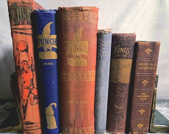 Antieke Victoriaanse boekenset jaren 1880-1930 | Grote decoratieve harde kaft | Vergulde vintage boeken met reliëf | Stylingdecor bibliotheek en plank