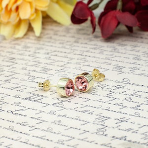 Boucles d'oreilles tourmaline avec pierre de naissance d'octobre, cristal rose bohème, clous en or ou en argent, anniversaire, cadeau pour maman avec carte histoire gratuite