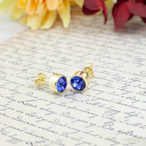 Boucles d'oreilles saphir avec pierre de naissance de septembre, cristal bohème bleu foncé, clous en or ou en argent, anniversaire, cadeau pour maman avec carte histoire gratuite