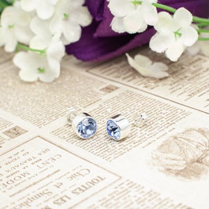 Boucles d'oreilles aigue-marine avec pierre de naissance de mars, cristal de Bohème bleu pâle, clous en argent ou en or, anniversaire, cadeau pour une maman avec carte d'histoire gratuite