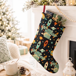Gepersonaliseerde retro grote kerstsok, aangepaste ruimteschip planeten vakantiecadeau voor kinderen, kindernaamornament baby's eerste