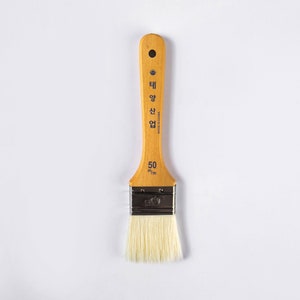 Flat and angular types Paint Brush. Oil Stain Paint, Acrylic Paint, Wooden Handle, Paint my own imagem 1