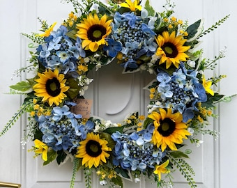 Zonnebloem en blauwe hortensiakrans voor voordeur Kunstkrans met zonnebloemen