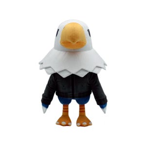 Peut inclure: Jouet en peluche blanc et bleu représentant un oiseau portant une veste noire. L'oiseau a une tête blanche avec un bec jaune et des yeux noirs.