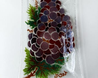 Signiertes Peggy Karr Tablett aus Glas | Lila Weintrauben, Weinrebe | 1990er Jahre Kunst Glas Küchen Decor