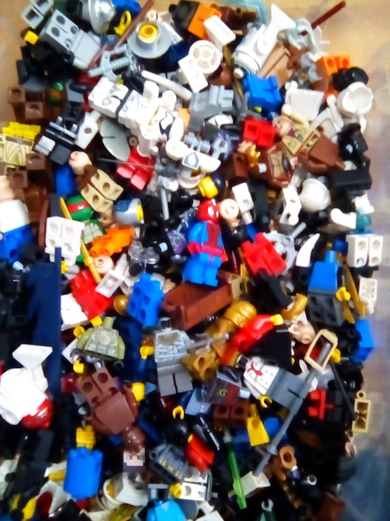 Lego Minifigure Bulk Lot of 10 Random Mixed Star Wars Figures 