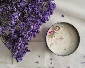 Fiorisci candela di cera di soia da 8 once con molteplici profumi e decorazioni.