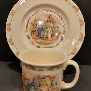 Set di 2 stoviglie vintage da collezione ROYAL DOULTON Bunnykins Celebrate You per il battesimo del tuo bambino, in porcellana fine inglese, realizzate in Inghilterra.