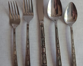 42 piece set of Lifetime Stainless flatware  Silver Leaves pattern