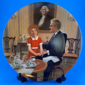 Bradford Exchange Little Orphan Annie Collector Plate. Mint condition.