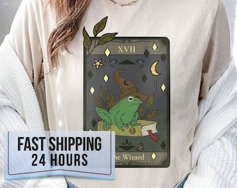 The Wizard Frog Tarot Card Tshirt, Frog Shirt, Vintage Frog Shirt, Vintage Shirt, Frog Lover Gift, Gift for Her, Frog Lover Tshirt