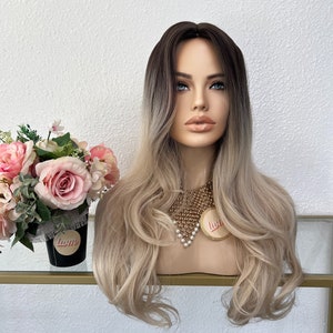 24&#39;&#39; ombre dark root blonde Synthetic Wig  | Little Wig Museum,luxury wig,hairloss, alopeica chemo wig, cosplay costume wig