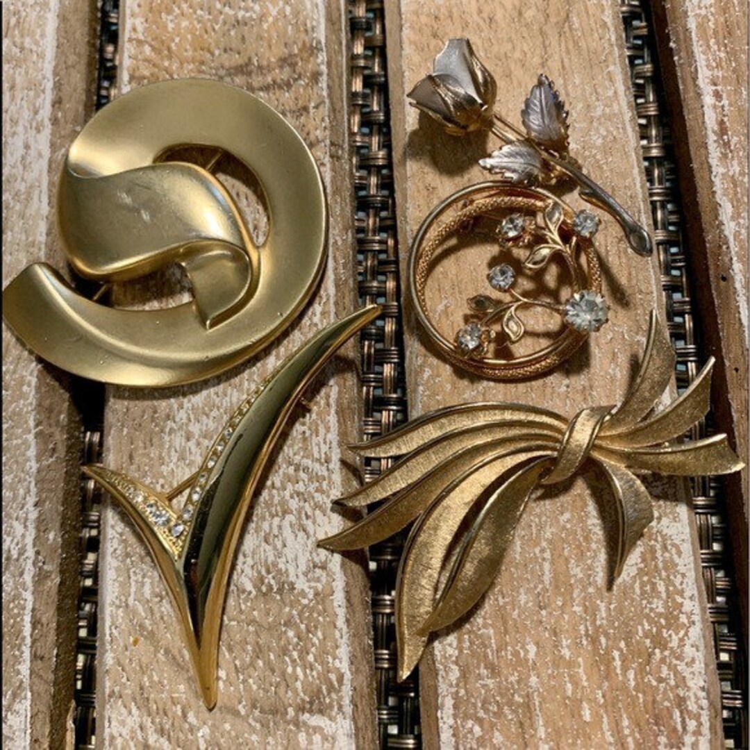 5 Truly Vintage Gold Tone Brooches 1940s80s Etsy