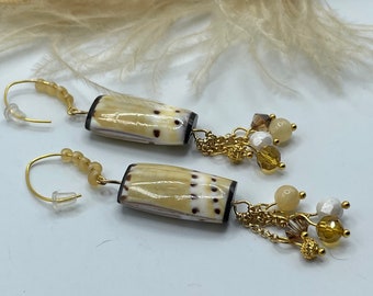 Yellow shell bead earrings. Indie earth earrings. Boho earrings. Dangle earrings. Yellow earrings. Gold earrings. Shell earrings.