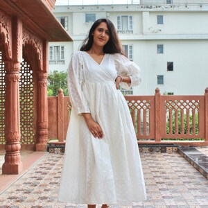 Robe blanche en coton robe longue en broderie de coton robe brodee blanche robe boheme faite a la main pour femmes robe de style indien robe Maxi en coton Etsy France