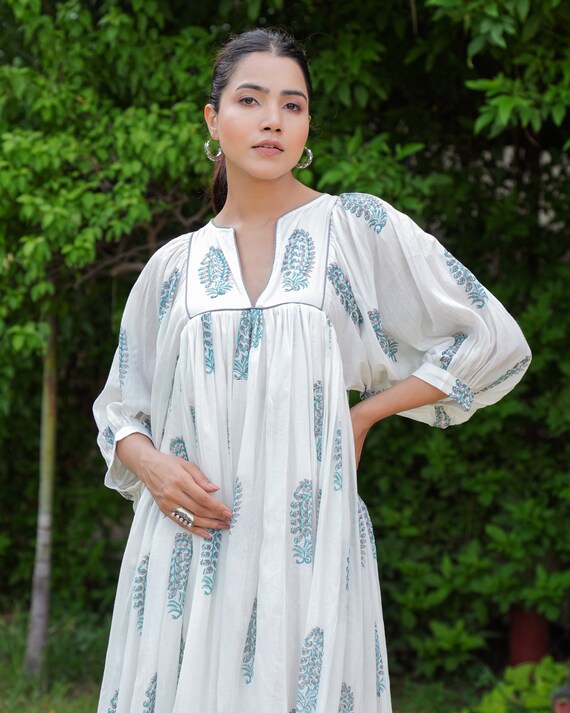 Robe de vacances blanche imprimee bloc main pour femme Robe trapeze d ete en coton Robe indienne en coton Cadeaux pour elle Fait main Fabrique en Inde Etsy France