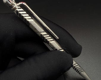 ボールペン　スターリングシルバー、シルバー925 装飾彫刻付き　ボールペン本体 925スターリングシルバーの手作りのユニークな高級ボールペン、インド