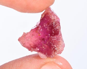 Surowy kamień szlachetny z turmalinu rubelitowego: surowy kryształ jakości AAA, 16,25 ct