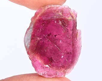 Surowy kryształ turmalinu: naturalny afrykański kamień leczniczy 26X21X6 mm