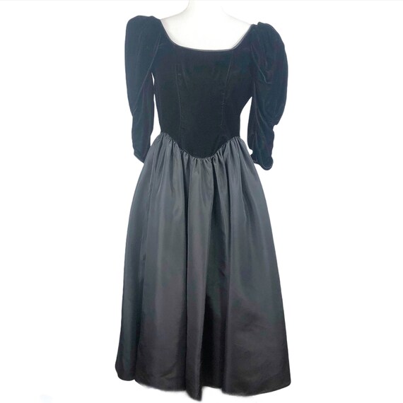 Vintage 1980s Gunne Sax by Jessica McClintock Blac