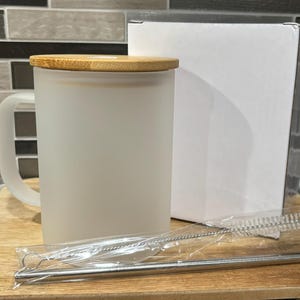 Glass can mug with bamboo lid and straw, frosted mug clear mug