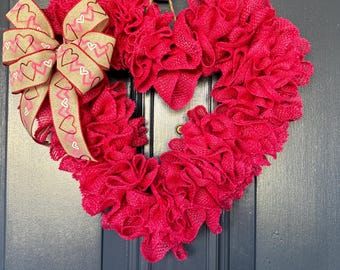 Couronne de toile de jute coeur rose pour porte d'entrée/ couronne coeur rose/ couronne de la Saint-Valentin/accroche-porte de tous les jours/ pendaison de crémaillère/cadeau de la Saint-Valentin