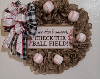 Couronne de baseball pour porte d'entrée / couronne de toile de jute avec signe, ruban de baseball et balles de baseball / couronne de sport / cintre de porte de sport / cadeau de sport