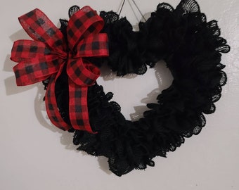 Couronne de coeur noire/Décoration de ferme moderne/Couronne en toile de jute noire/Couronne de la Saint-Valentin pour porte d'entrée/couronne de tous les jours/cadeau/arc à carreaux de buffle