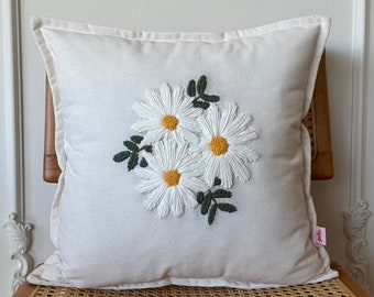 Galia Tasarim- White Daisy Floral Pillow Cover, Punch embroidered, Summer Vibes