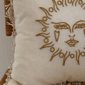 Galia Tasarim Sunburst Punch Needle Embroidered Linen Cushion Cover with Fringed Edges image 2