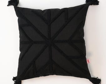 Galia - ブラック ボヘミアン スターバースト 枕カバー 45 x 45 cm テクスチャード刺繍クッション タッセル付き