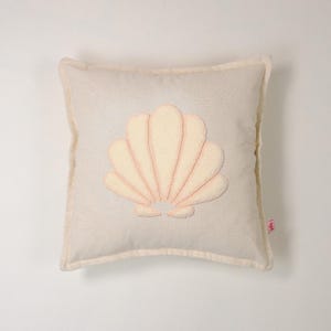 Galia - Seashell Embroidered Pillow Cover – 45x45 cm Washed Linen Coastal Cushion
