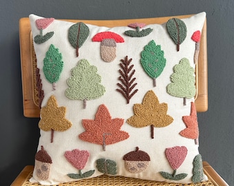 Galia Tasarim - Handmade Linen Pillow Cover with Autumn Leaf Punch Embroidery