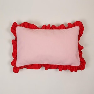 Galia Tasarim - Funda de almohada con volantes en rosa y rojo, 30 x 50 cm, atrevida y divertida