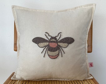 Galia Tasarim - Sparkling Bee Punch Embroidered Linen Cushion Cover - Glittering Thread Detail