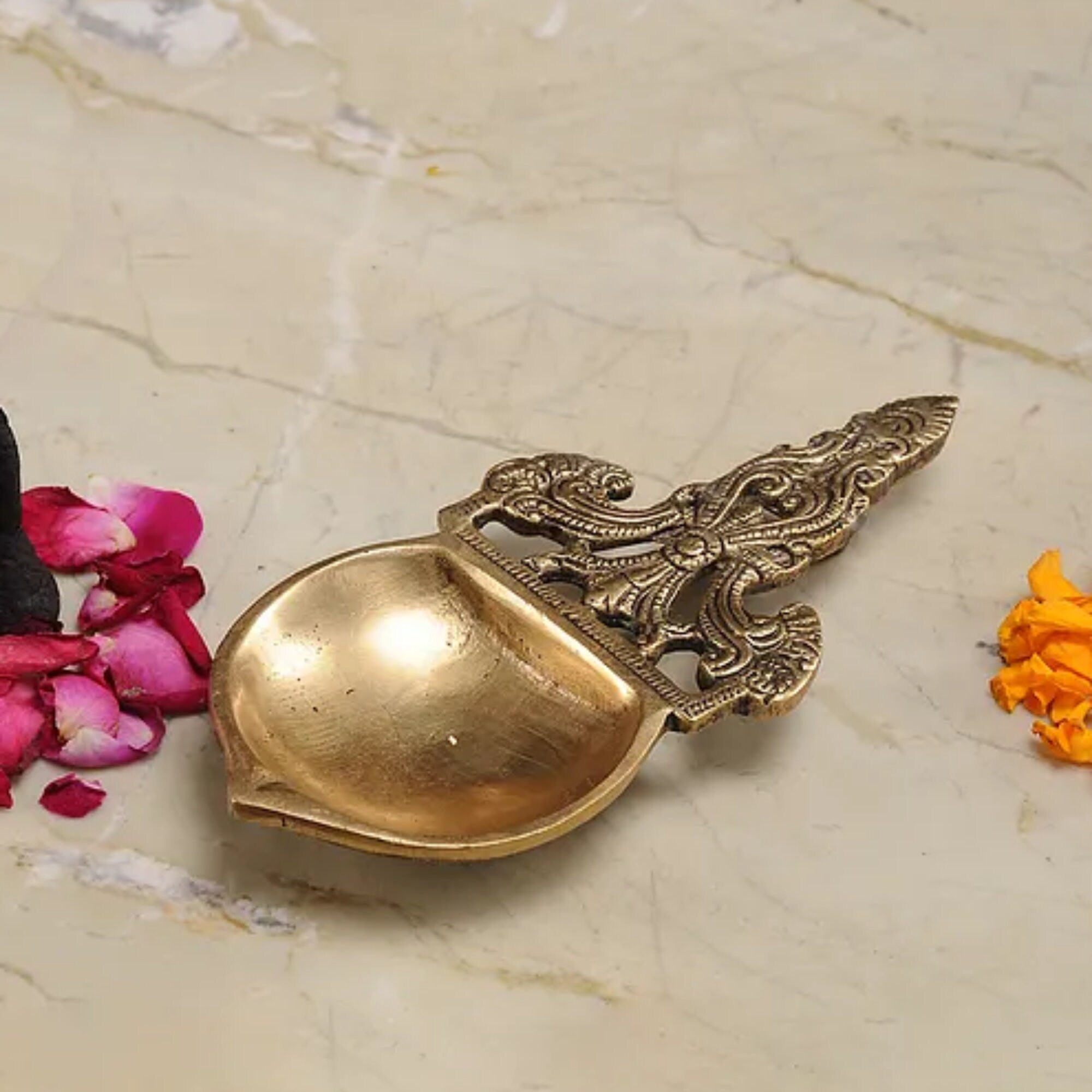 Brass Aarti Lamp Tabel Diya Home Deco Purifying Brass Dhuna