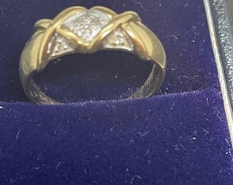 9 ct gold diamond ring.