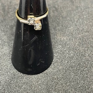 Art deco diamond and platinum ring